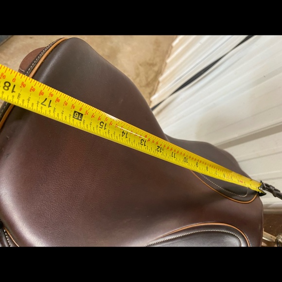 Practically new! English Saddle Close Contact Jump Saddle Changeable gullet 17” - Picture 6 of 16